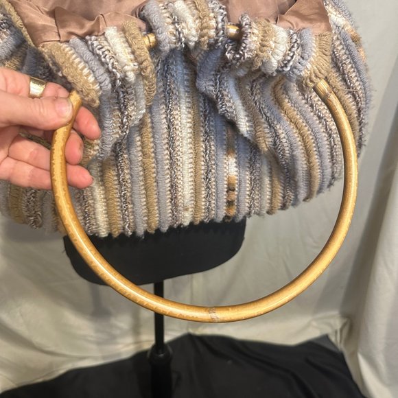 Vintage Knapp Sacs Of California 1970’s Knit Round Wood Handle HandBag - Picture 5 of 14
